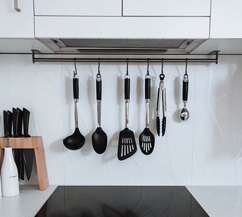 What Are The Best Kitchen Utensils: Wood, Bamboo, Or Silicone?